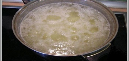 Trucul care rezolva una dintre cele mai mari probleme ale femeilor! Ai nevoie de coji de cartofi! Trucul care rezolva una dintre cele mai mari probleme ale femeilor! Ai nevoie de coji de cartofi!