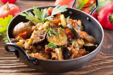 Ratatouille sau ghiveci cu legume de vara fara foc