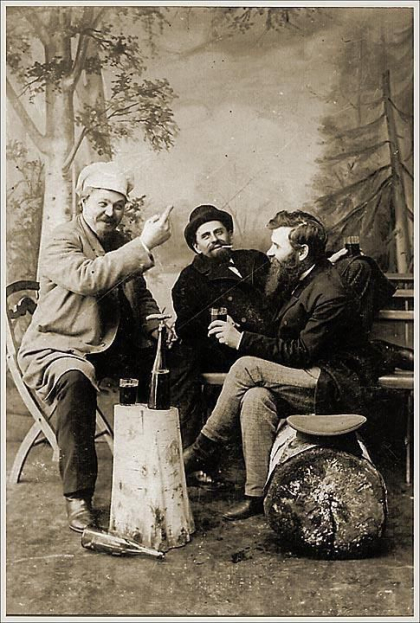 Legenda care explica vechea pasiune pentru alcool a rusilor. Poze vintage - GALERIE FOTO Legenda care explica vechea pasiune pentru alcool a rusilor. Poze vintage - GALERIE FOTO
