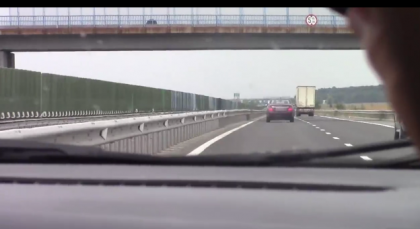 Politia rutiera, face prapad in randul vitezomanilor de pe o autostrada din Romania. Zeci de soferi trasi pe dreapta - VIDEO Politia rutiera, face prapad in randul vitezomanilor de pe o autostrada din Romania. Zeci de soferi trasi pe dreapta - VIDEO