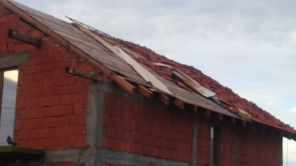 Poduri si drumuri locale distruse. Ploaia cu grindina a facut prapad in mai multe localitati din tara Poduri si drumuri locale distruse. Ploaia cu grindina a facut prapad in mai multe localitati din tara