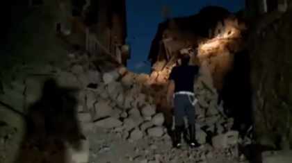 Orasul Amatrice, din Italia, in urma seismului de 6,2. Imagini terifiante filmate noaptea - VIDEO Orasul Amatrice, din Italia, in urma seismului de 6,2. Imagini terifiante filmate noaptea - VIDEO