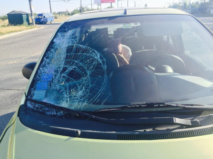 Un barbat, spulberat de o masina pe soseaua Hancesti in timp ce traversa neregulamentar strada - FOTO Un barbat, spulberat de o masina pe soseaua Hancesti in timp ce traversa neregulamentar strada - FOTO