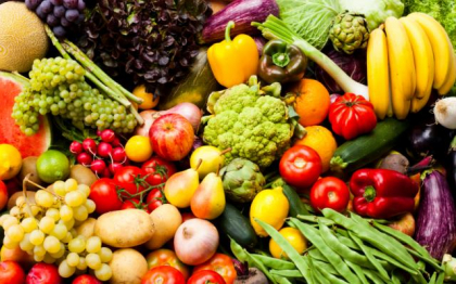 MARE atentie: Aceste fructe si legume contin cele mai multe pesticide. Nu le mai cumpara!