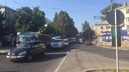 Ambuteiaje infernale in capitala. Pe strazile Calea Iesilor si Ion Creanga se circula bara la bara - FOTO Ambuteiaje infernale in capitala. Pe strazile Calea Iesilor si Ion Creanga se circula bara la bara - FOTO