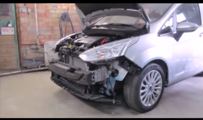 Rusul care duce tinichigeria la nivel de arta. Uite cum repara Volkswagen-ul Touareg - VIDEO 