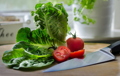 A consumat salata si ceai verde la cina! Incredibil ce i s-a intamplat mai tarziu A consumat salata si ceai verde la cina! Incredibil ce i s-a intamplat mai tarziu