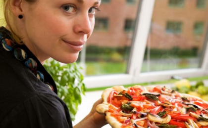Uimitor! A mancat timp de 31 de ani doar pizza. Vezi povestea ingrozitoare a unei femei britanice