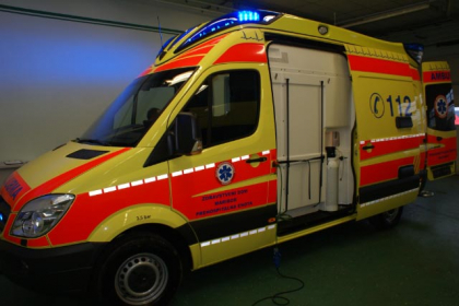 Tragedie la Cantemir. Un baietel de 4 ani a fost transportat cu un reanimobil la un spital din capitala dupa ce a fost lovit de o masina: stare micutului e critica Tragedie la Cantemir. Un baietel de 4 ani a fost transportat cu un reanimobil la un spital din capitala dupa ce a fost lovit de o masina: stare micutului e critica