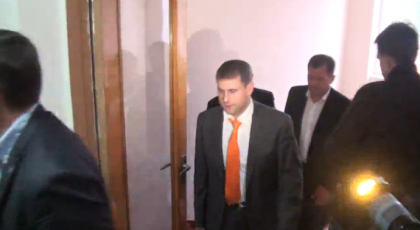 Prima sedinta de judecata in cazul lui Sor s-a incheiat. Mandatul de arest la domiciliu a fost prelungit: "Este nedrept"