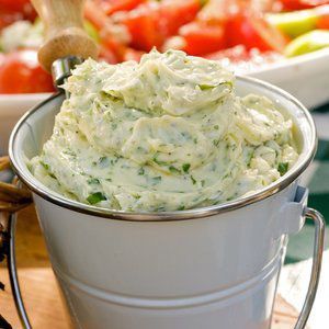 Unt aromatizat cu ierburi si parmezan