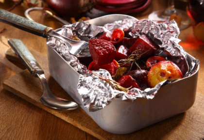 Folosesti folia de aluminiu la gatit? Motivul pentru care trebuie sa renunti la acest obicei! Folosesti folia de aluminiu la gatit? Motivul pentru care trebuie sa renunti la acest obicei!