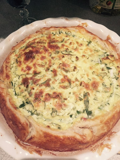 Lorena Bogza stie sa alunge virozele! Prezentatoarea PRO TV a pregatit o tarta delicioasa cu branza si verdeata Lorena Bogza stie sa alunge virozele! Prezentatoarea PRO TV a pregatit o tarta delicioasa cu branza si verdeata