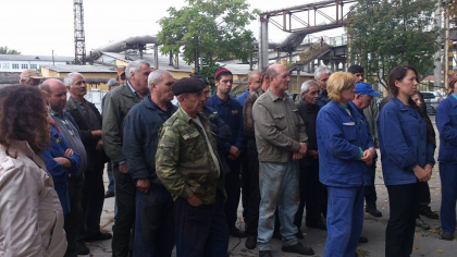 Zeci de angajati de la Cai Ferate au iesit la protest: spun ca nu si-au primit salariile de 6 luni - GALERIE FOTO
