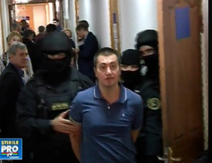 Curtea de Apel examineaza recursul avocatilor lui Platon privind prelungirea mandatului de arest. Omul de afaceri, prezent la sedinta: "Plahotniuc trebuia sa fie arestat in urma declaratiilor mele"