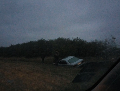 Soferul unui Mercedes a ajuns cu masina intr-un sant in apropiere de Horesti 