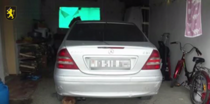 Furau automobile de lux din UE si le vindeau in Moldova cu acte false. Schema pusa la cale de 7 barbati - VIDEO