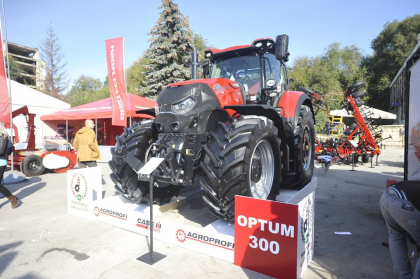 De la porumb, cartofi, pana la tractoare si combine imense. GALERIE FOTO cu expozitia de la Moldexpo 