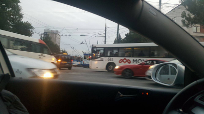 Aglomeratia se repeta si astazi, insa nu ca in ziua de ieri. O noua portiune a bulevardului Stefan cel Mare - GALERIE FOTO