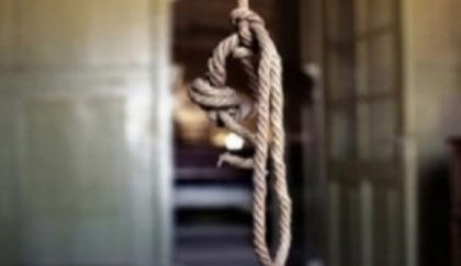 Vecina a gasit-o fara suflare in casa. Femeia si-a pus capat zilelor si a lasat in urma doi copii Vecina a gasit-o fara suflare in casa. Femeia si-a pus capat zilelor si a lasat in urma doi copii