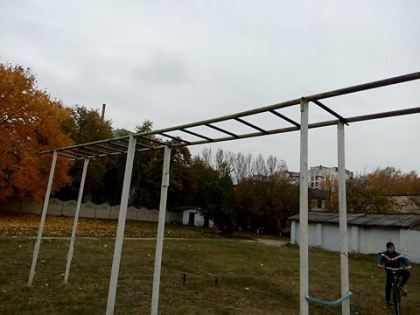 Curtea scolii in care a fost gasita strangulata tanara de 18 ani. Ce spun profesorii - GALERIE FOTO
