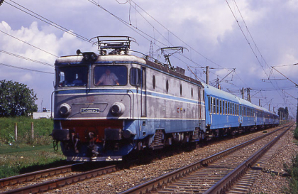 Alegeri prezidentiale in Republica Moldova. Tinerii basarabeni care studiaza in Romania, blocati in garile CFR