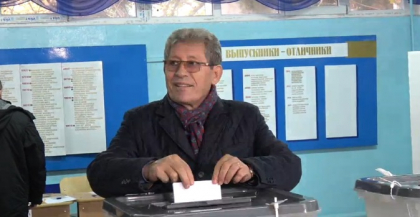 Candidatul PL Mihai Ghimpu si-a exprimat votul: " Odata porniti la drum, sa ajungem acolo unde ne-am pornit" - GALERIE FOTO Candidatul PL Mihai Ghimpu si-a exprimat votul: " Odata porniti la drum, sa ajungem acolo unde ne-am pornit" - GALERIE FOTO