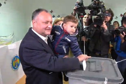 Candidatul PSRM, Igor Dodon, si-a exprimat votul: "sper si cred ca va fi un nou inceput" - FOTO