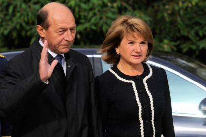 Traian Basescu va depune joi juramantul pentru a obtine cetatenia Republicii Moldova Traian Basescu va depune joi juramantul pentru a obtine cetatenia Republicii Moldova