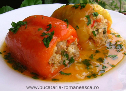 Asa faci cei mai gustosi ardei umpluti. Reteta secreta a gospodinelor din Moldova