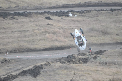 Cursa plina de accidente la Campionatul Moldovei la autocros. A fost nevoie de interventia ambulantei - GALERIE FOTO