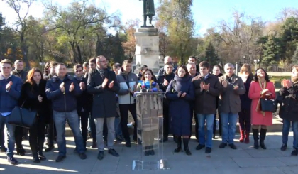 Cele 4 intrebari ale Maiei Sandu catre oponentul ei, Igor Dodon. In trei dintre ele apare numele democratului Vlad Plahotniuc