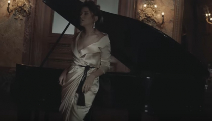Unul dupa altul! La doua zile distanta, moldoveanca Irina Rimes a lansat al doilea videoclip din trilogia "Iubiri secrete". Vezi cum suna... Da ce Tu - VIDEO Unul dupa altul! La doua zile distanta, moldoveanca Irina Rimes a lansat al doilea videoclip din trilogia "Iubiri secrete". Vezi cum suna... Da ce Tu - VIDEO