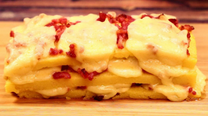 Mamaliga in trei straturi! Reteta delicioasa cu aroma de bacon!