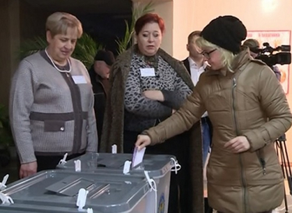 ALEGERI PREZIDENTIALE 2016. Turul II. Start VOT. Sectiile de vot s-au deschis ALEGERI PREZIDENTIALE 2016. Turul II. Start VOT. Sectiile de vot s-au deschis