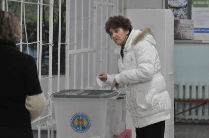 Famila Bagrin din Straseni au venit din Italia acasa pentru ca sa-si exercite dreptul la vot - GALERIE FOTO Famila Bagrin din Straseni au venit din Italia acasa pentru ca sa-si exercite dreptul la vot - GALERIE FOTO