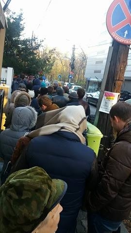 Alegeri prezidentiale 2016: Buletinele de vot de la sectia din Ambasada de la Bucuresti s-au terminat, insa ar mai fi disponibile la sectia de consulat Alegeri prezidentiale 2016: Buletinele de vot de la sectia din Ambasada de la Bucuresti s-au terminat, insa ar mai fi disponibile la sectia de consulat