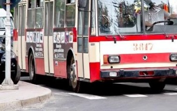 Panica in troleibuzul nr.10. Un barbat si-a dat ultima suflare chiar in timpul calatoriei: Ce spune politia 