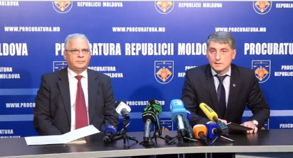 Detalii despre retinerea consulului al RM din Istanbul: Procurorul general, interimar: "Lua sute de dolari pentru a le perfecta actele unor arabi pe teritoriul RM. Aceasta schema este un pericol pentru securitatea nationala a tarii" Detalii despre retinerea consulului al RM din Istanbul: Procurorul general, interimar: "Lua sute de dolari pentru a le perfecta actele unor arabi pe teritoriul RM. Aceasta schema este un pericol pentru securitatea nationala a tarii"