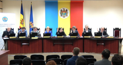 Rezultatele finale ale alegerilor prezidentiale. CEC: "Se declara ales in functie de presedinte al RM concurentul Igor Dodon"