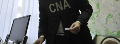 10 persoane, printre care un fost ministru al Justitiei si mai multi fosti angajati de la ministerul Agriculturii, retinute. Ultimele detalii despre perchezitiile CNA 10 persoane, printre care un fost ministru al Justitiei si mai multi fosti angajati de la ministerul Agriculturii, retinute. Ultimele detalii despre perchezitiile CNA