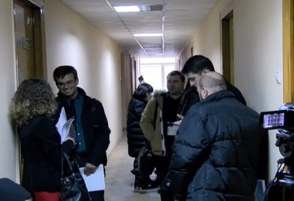 Sedinta la care magistratii de la Judecatoria Centru urmau sa examineze contestatiile avocatilor care apara plangerile moldovenilor din diaspora s-a amanat