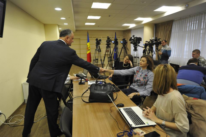 Aproape presedintele Dodon este inca deputat. Participa la sedinta de azi a Parlamentului - GALERIE FOTO Aproape presedintele Dodon este inca deputat. Participa la sedinta de azi a Parlamentului - GALERIE FOTO