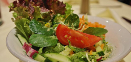 Mananci salata la punga? Te poti imbolnavi grav! Uite de ce!