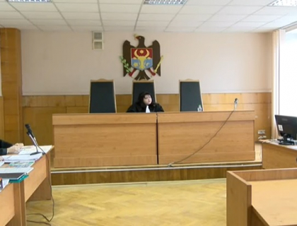 LIVE VIDEO. Magistratii de la judecatoria Centru examineaza contestatiile avocatilor care apara plangerile moldovenilor din diaspora