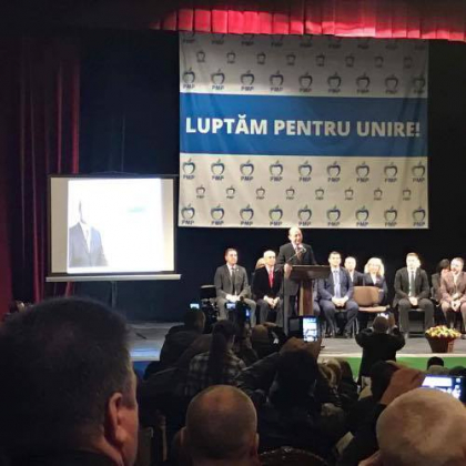 Fostul presedinte roman, Traian Basescu, s-a intalnit, la Chisinau, cu cetatenii Republicii Moldova - GALERIE FOTO