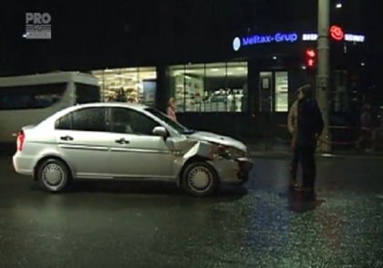 Accident pe strada Vasile Alecsandri din capitala. Doua masini s-au ciocnit violent - VIDEO Accident pe strada Vasile Alecsandri din capitala. Doua masini s-au ciocnit violent - VIDEO