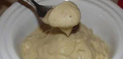 Cel mai eficient remediu pentru tuse si bronsita: banane, miere si apa