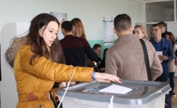 Dreptul la vot al diasporei nu a fost incalcat. Decizia Judecatoriei Centru in procesul alegatorilor contra CEC Dreptul la vot al diasporei nu a fost incalcat. Decizia Judecatoriei Centru in procesul alegatorilor contra CEC