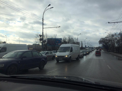InfoTrafic. Accident pe o strada din capitala. In zona s-au format ambuteiaje